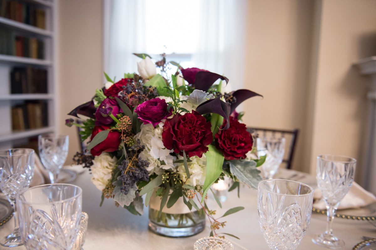 red-pink roses-with-white-hydrangia