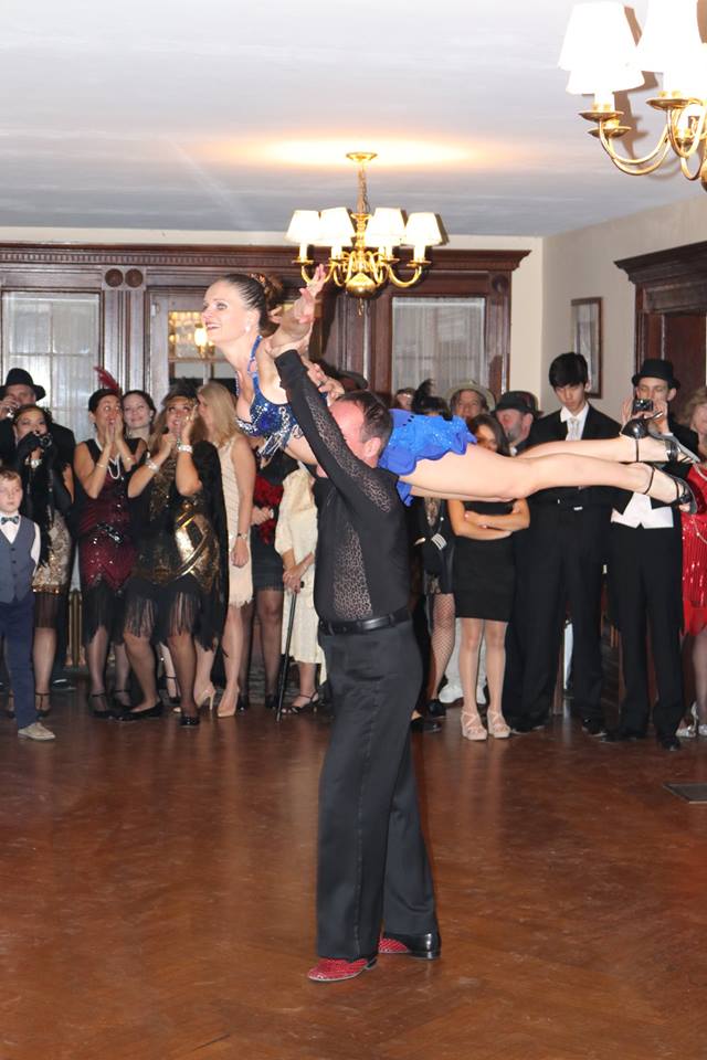 roaring-20s-ballroom-dance-couple