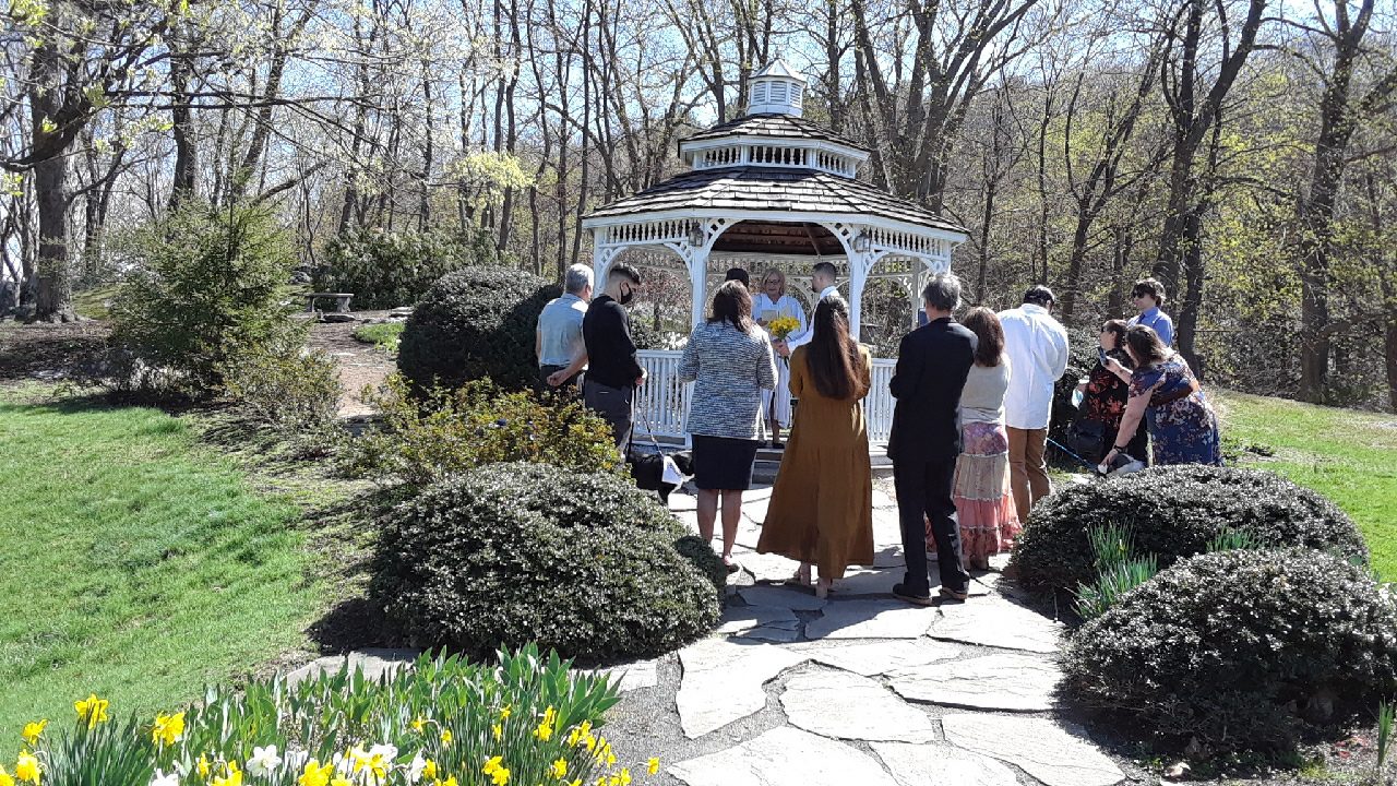 outdoor small wedding ceremony